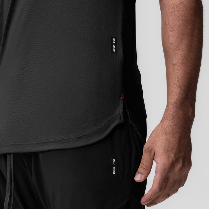 AeroSilver Established Tee in black worn by model, side view detail