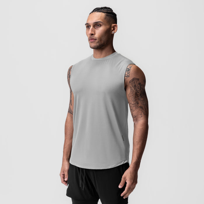 AeroSilver® Cutoff Tank in slate grey, modeled on man with arms at sides