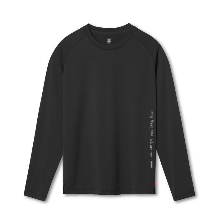 flatlay 0832. 3D-Lite® 2.0 Fitted Long Sleeve in black, front view