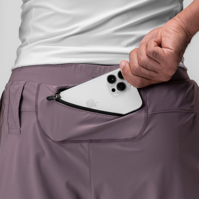 Bounce-free zip pocket