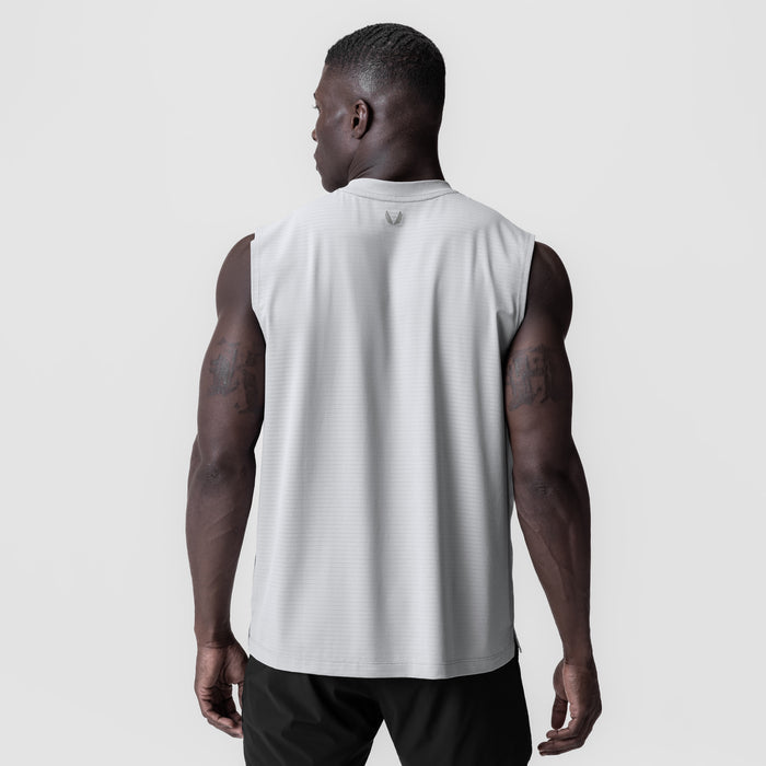 3D-Lite® 2.0 Lycra® Relaxed Cutoff in slate grey, back view on model