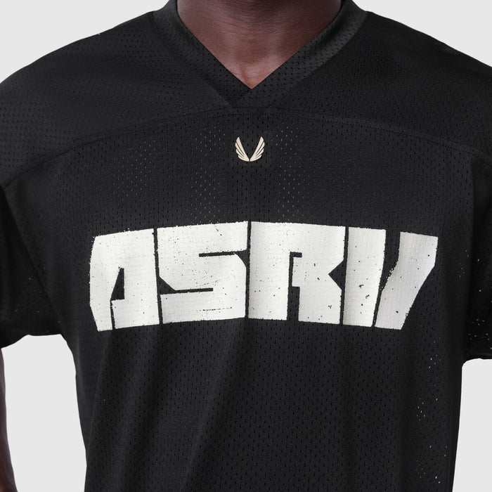 1111 Ion-Mesh Crop Jersey in black worn by model, front view
