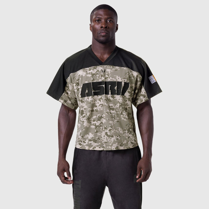 Ion-Mesh Crop Jersey in digital camo and black, worn by male model facing forward