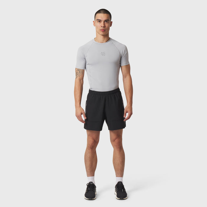 LYCRA® ADAPTIV baselayer shortsleeve in slate grey, worn by male model, front view