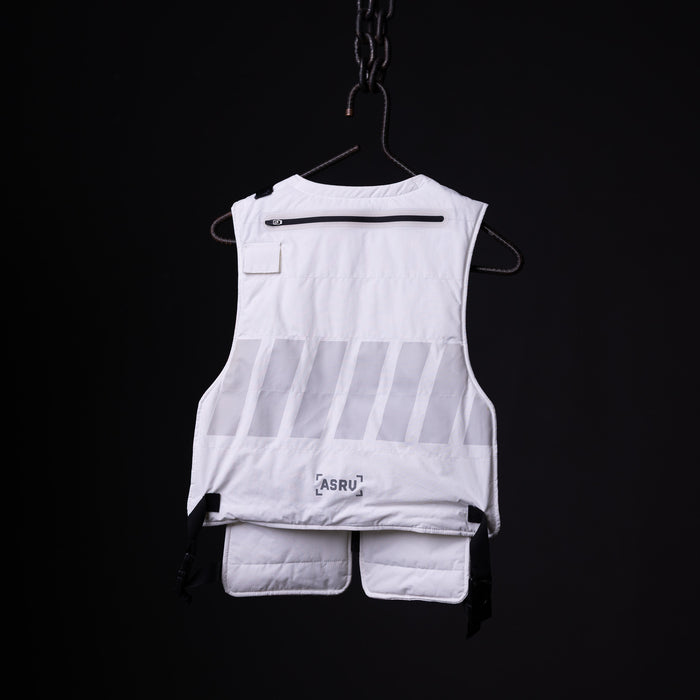 flatlay 2018 Technical Vest in white, back view on hanger