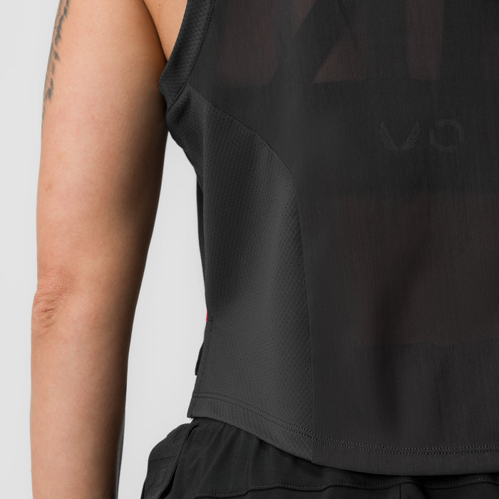 Black AeroSilver cropped training tank worn by model, side view detail