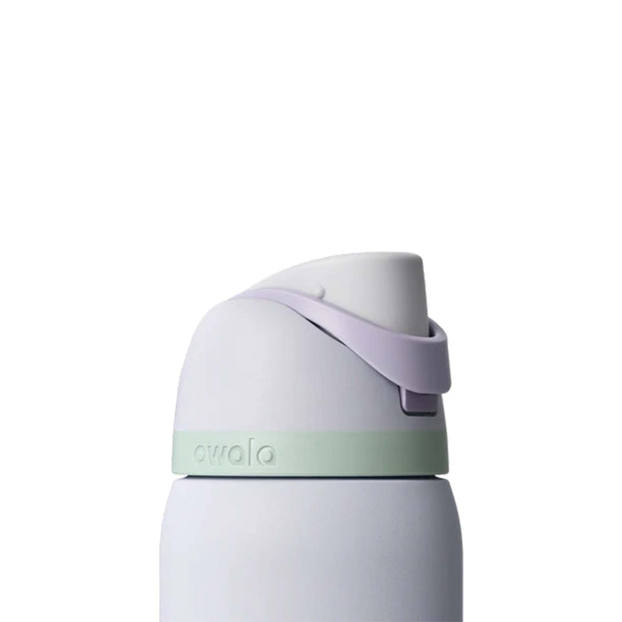 FreeSip® 32oz Stainless Steel Water Bottle in Open Air