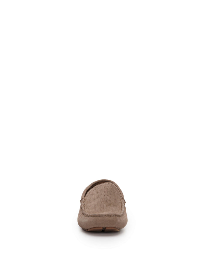 A front view of the Vince Camuto Men’s Eadric Casual Driving Shoe in brown showcases its textured surface and refined craftsmanship against a plain white background. This loafer exemplifies the brand’s commitment to combining stylish design with all-day comfort, making it a sophisticated addition to any wardrobe.