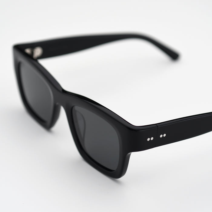 Black / Black