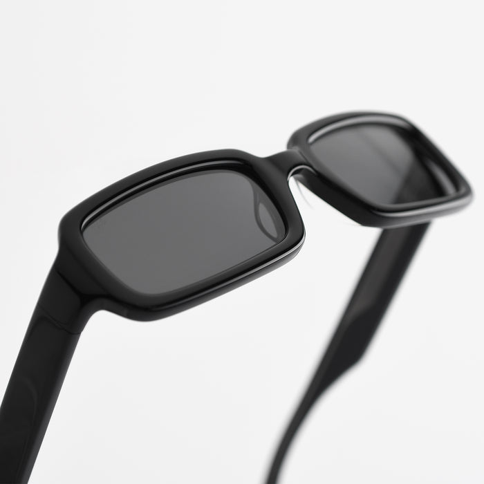 Black / Black