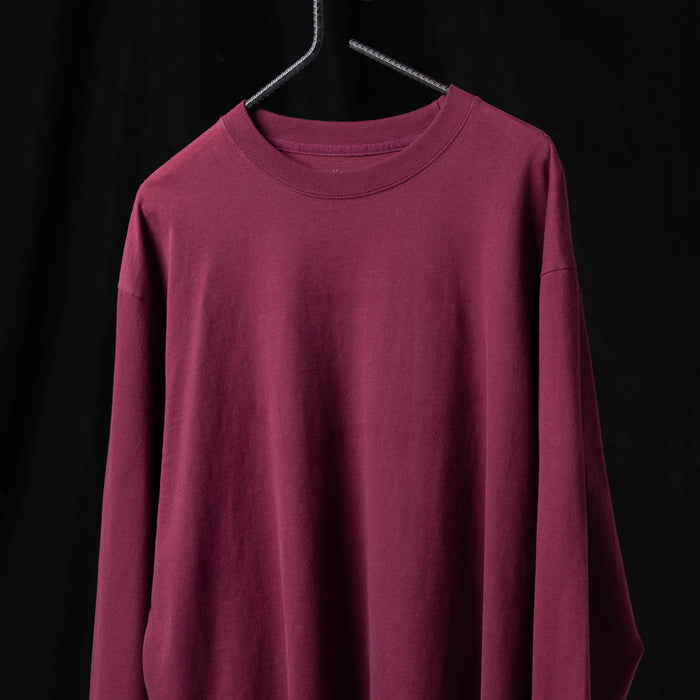 SM'22 Graphic Long Sleeve in burgundy on hanger, front view