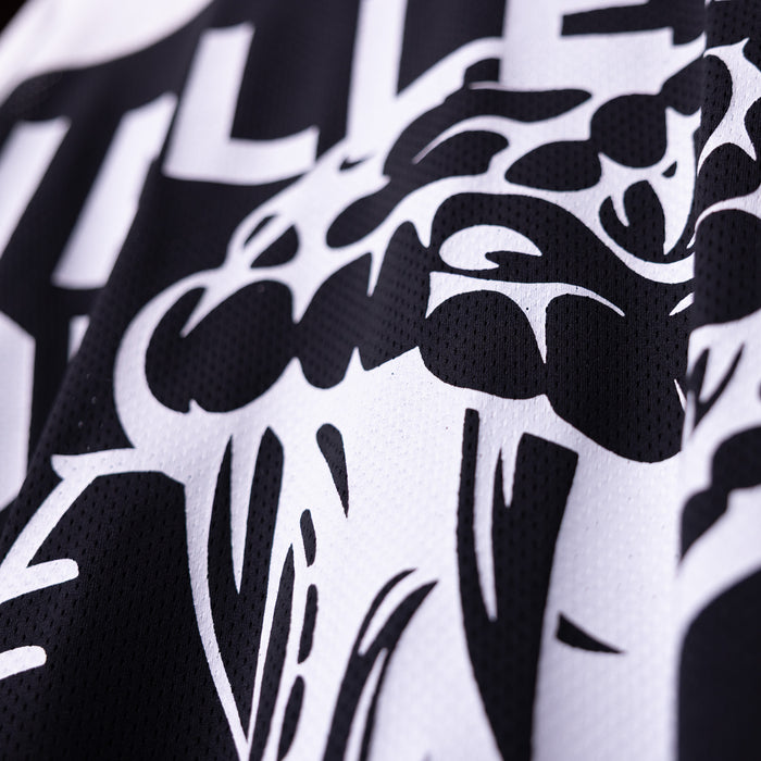 SM'23 Long-sleeve Jersey in black and white, fabric detail closeup