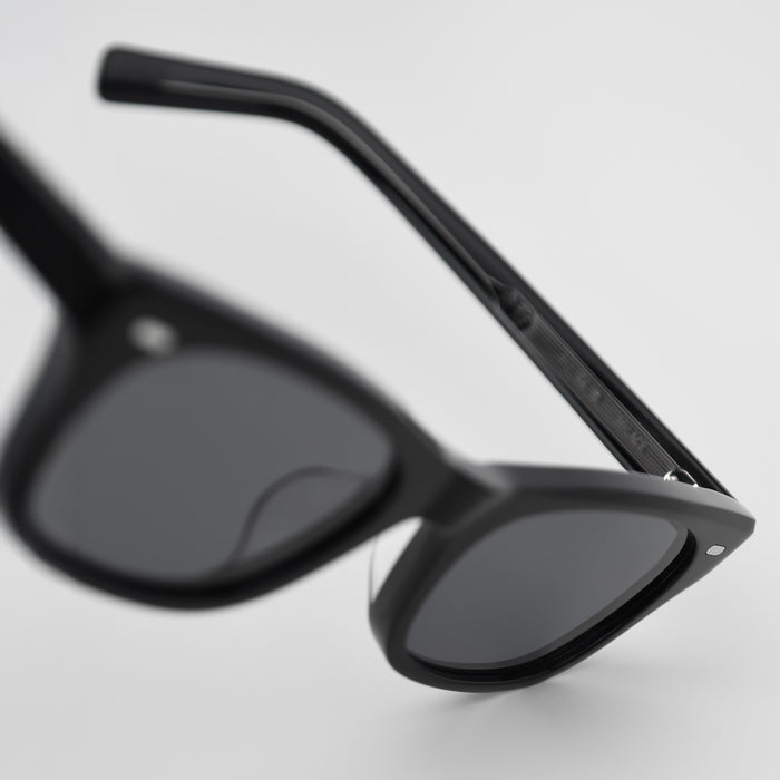 Black / Black