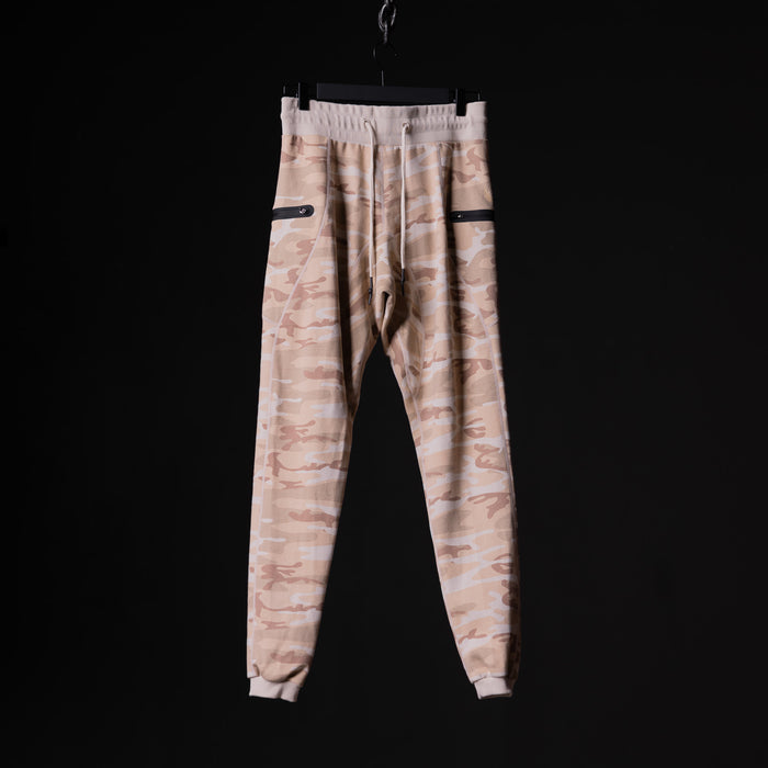 flatlay SP'19 Sidelock Utility Jogger in desert camouflage, front view