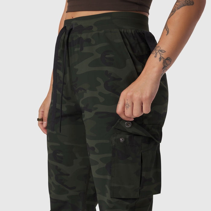 Tetra-Lite® Cargo High Rib Jogger in Dark Camo, modeled from waist down