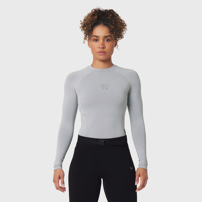 LYCRA® ADAPTIV baselayer longsleeve in slate grey, worn by model, front view