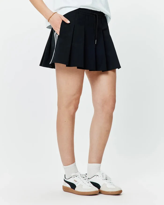 WOMEN'S CECILIA PLEATED SKORT - WO1900002